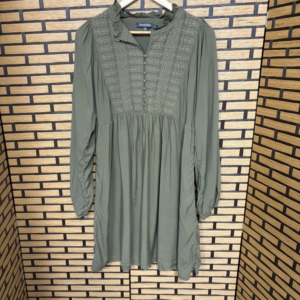 Laurel Grey Olive Green Embroidered Dress Size Medium‎